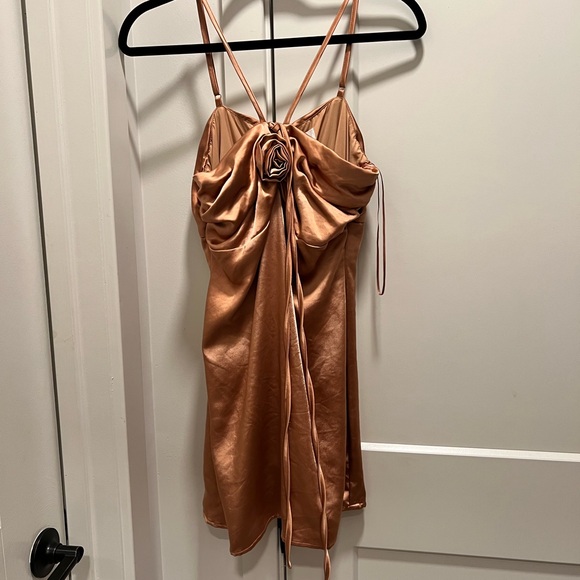 Copper rose neck dress - Picture 2 of 4